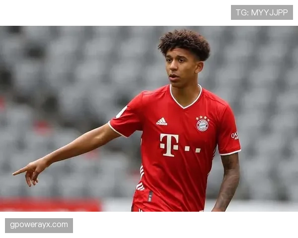 克里斯·理查兹在新赛季首战中表现出色，助球队取得开门红显示竞争力增强