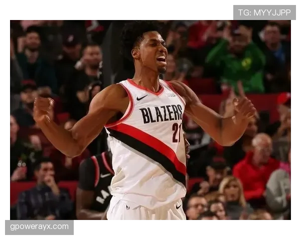 加里·特伦特三分高效输出助力球队拉开进攻空间