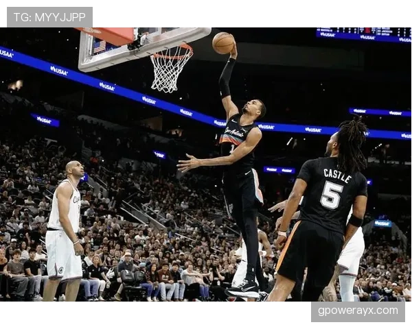 维克托·文班亚马挡拆拉开防守空间提升球队进攻效率